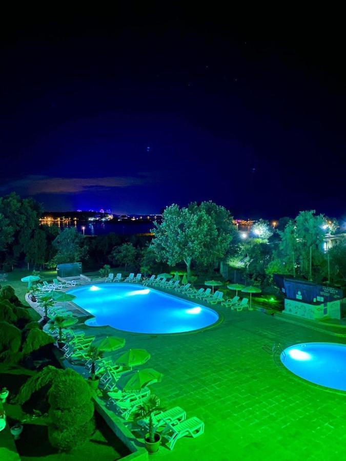 Complex Tismana 3* All Inclusive Jupiter Buitenkant foto