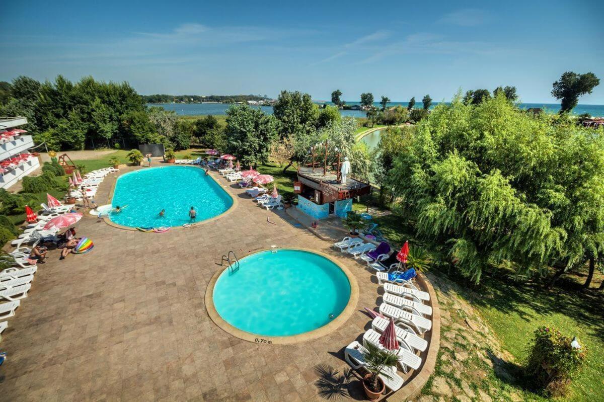Complex Tismana 3* All Inclusive Jupiter Buitenkant foto