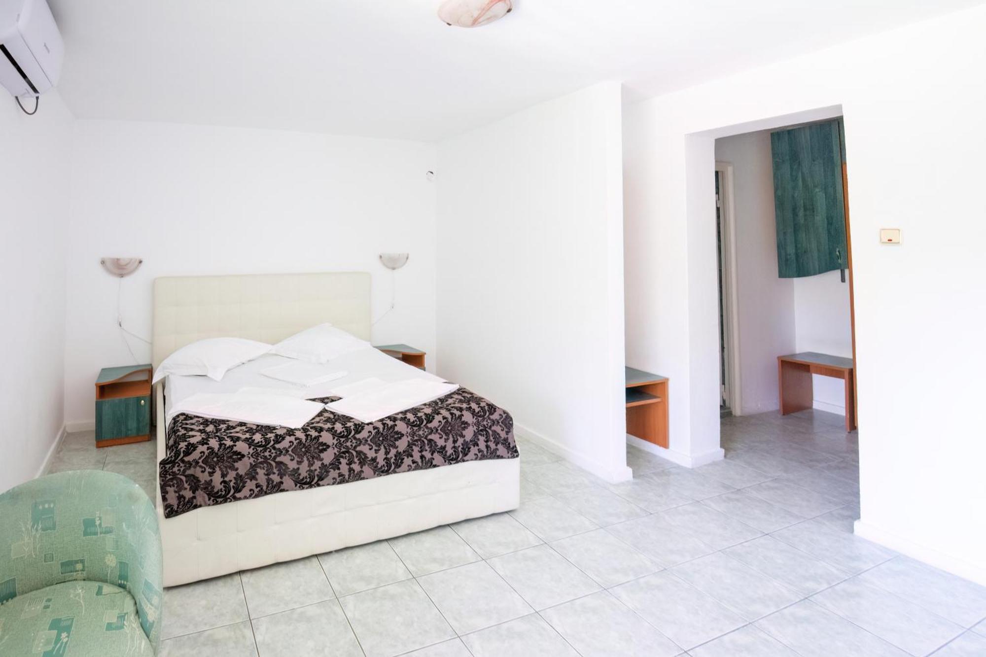 Complex Tismana 3* All Inclusive Jupiter Buitenkant foto