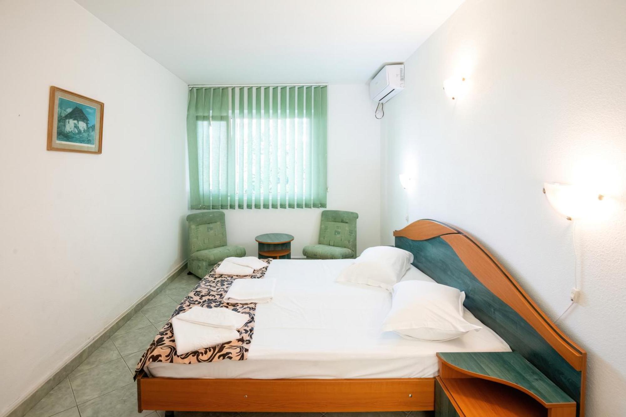 Complex Tismana 3* All Inclusive Jupiter Buitenkant foto