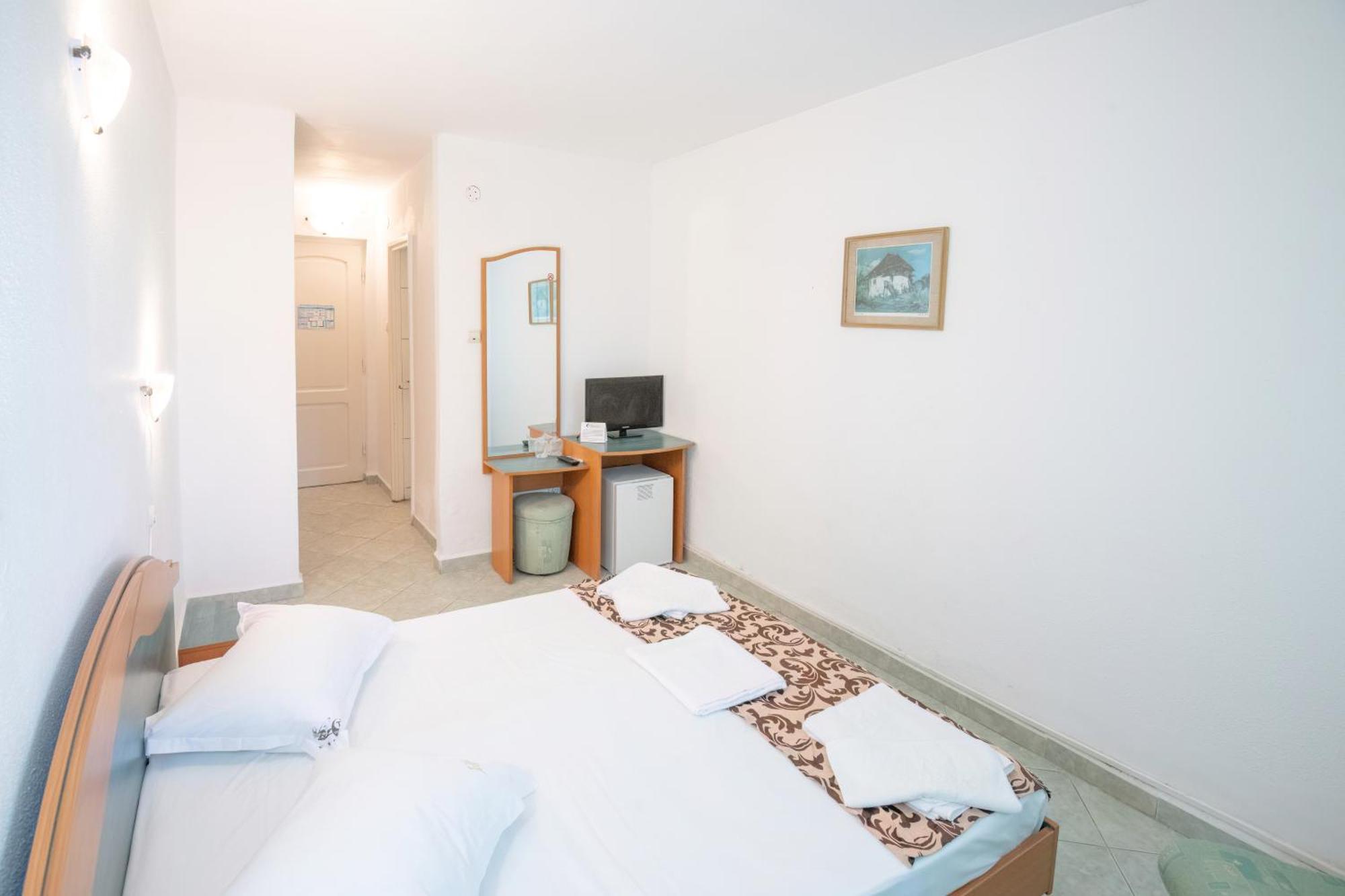 Complex Tismana 3* All Inclusive Jupiter Buitenkant foto